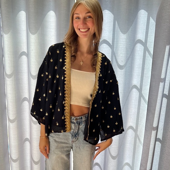 Village lift Merideth embellished kimono top - Picture 4 of 8